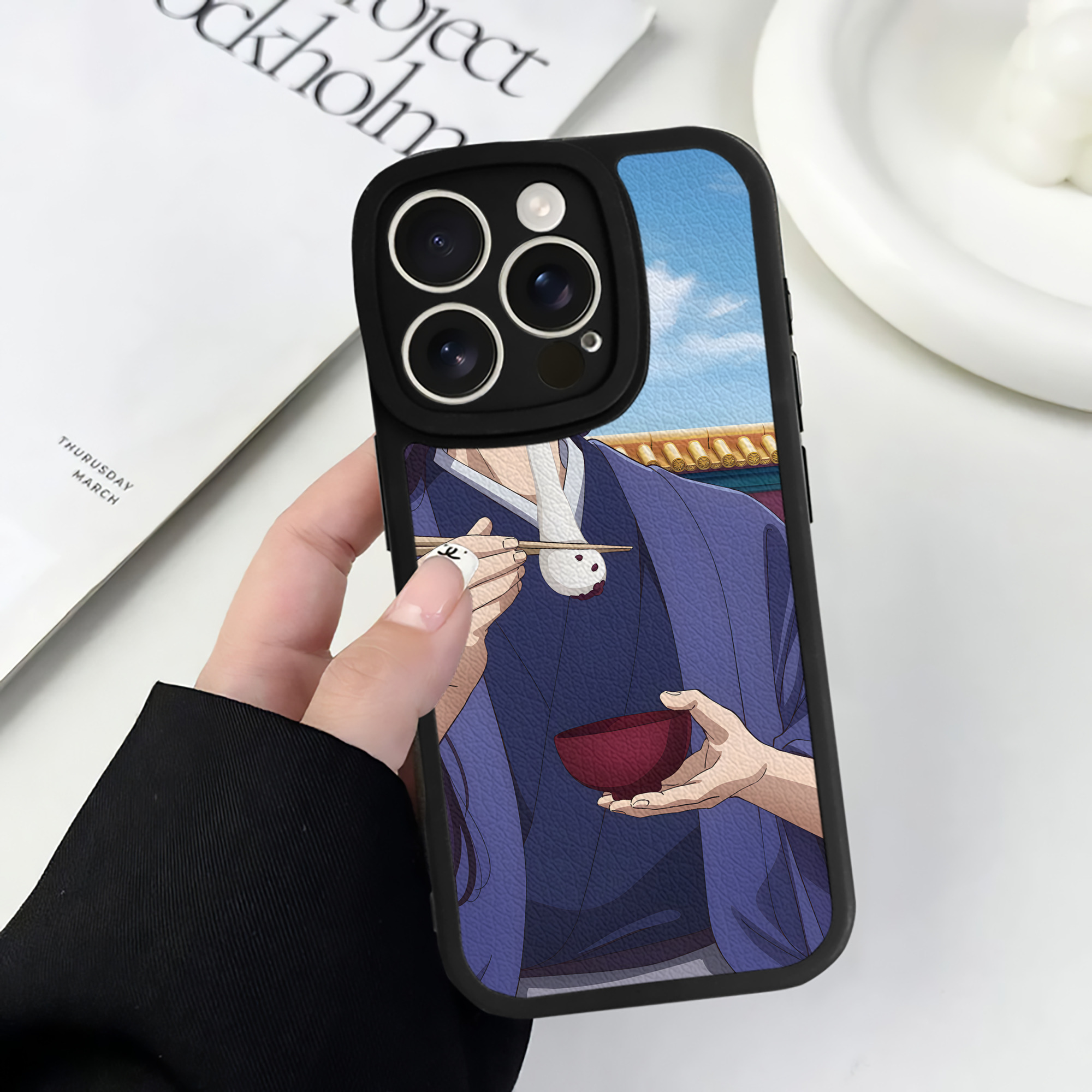 （画像用） 薬屋のひとりごと The Apothecary Diaries 【iPhone 16シリーズ対応】シリコンスマホケース（レザー調） 材質：シリコン